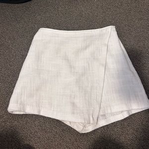 Abercrombie & Fitch White Tweed Mini Skort